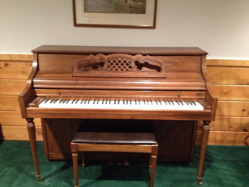 this kimball console piano is from 1970s and it is for a